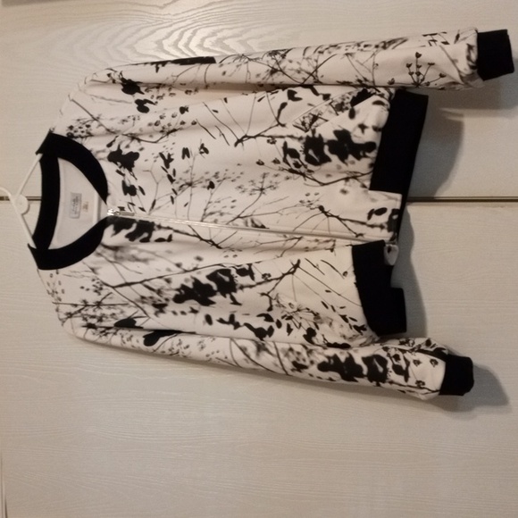 🛍️Tahari Jacket - Picture 1 of 3